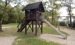 Rutsche mit Turm