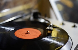 Pixabay music-player-7792956_1920.jpg