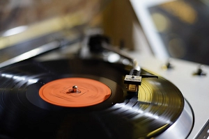 Pixabay music-player-7792956_1920.jpg